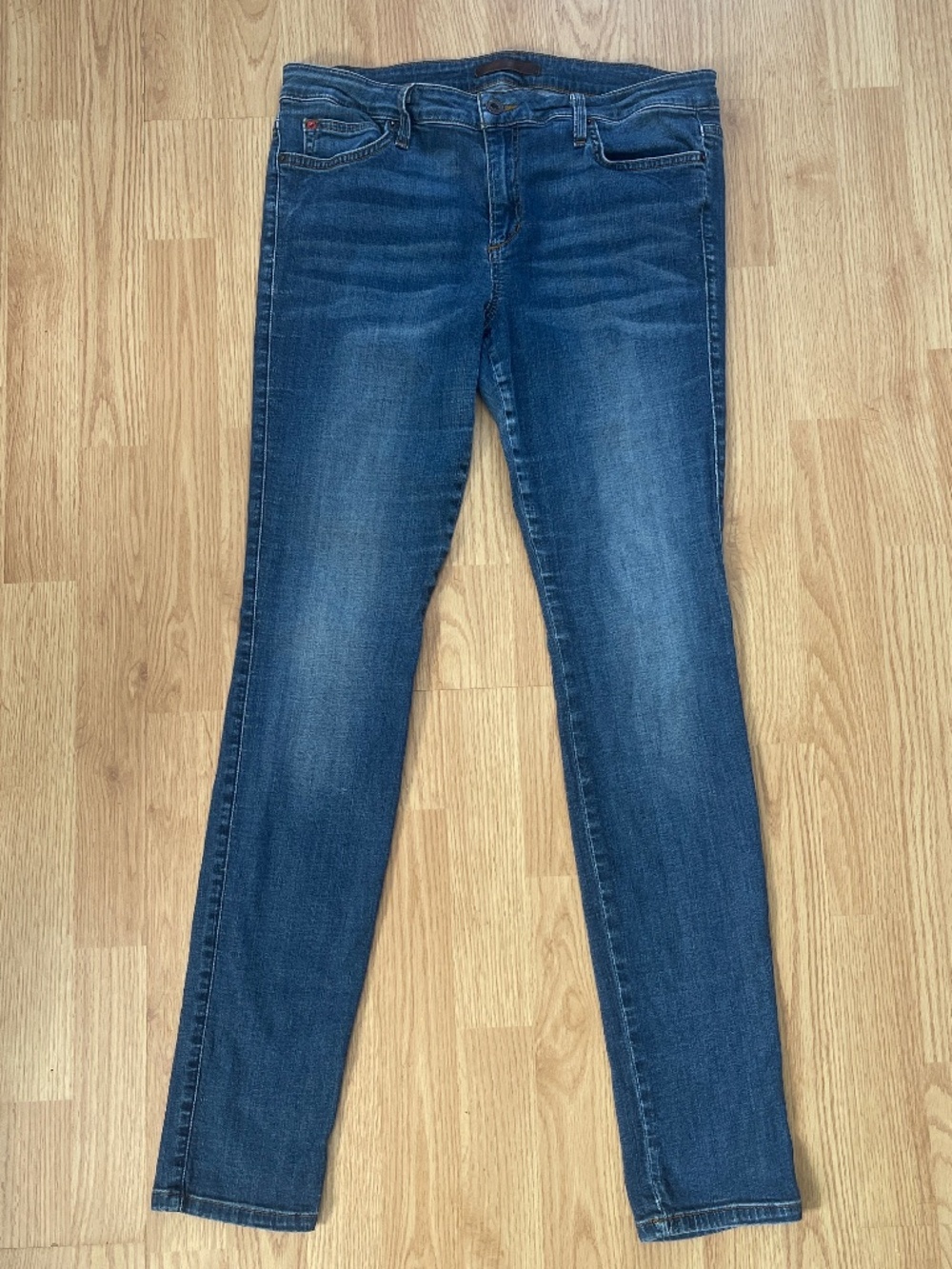 Joe’s Mid Rise Medium Wash Stretch Distressed Skinny Keans Size W32